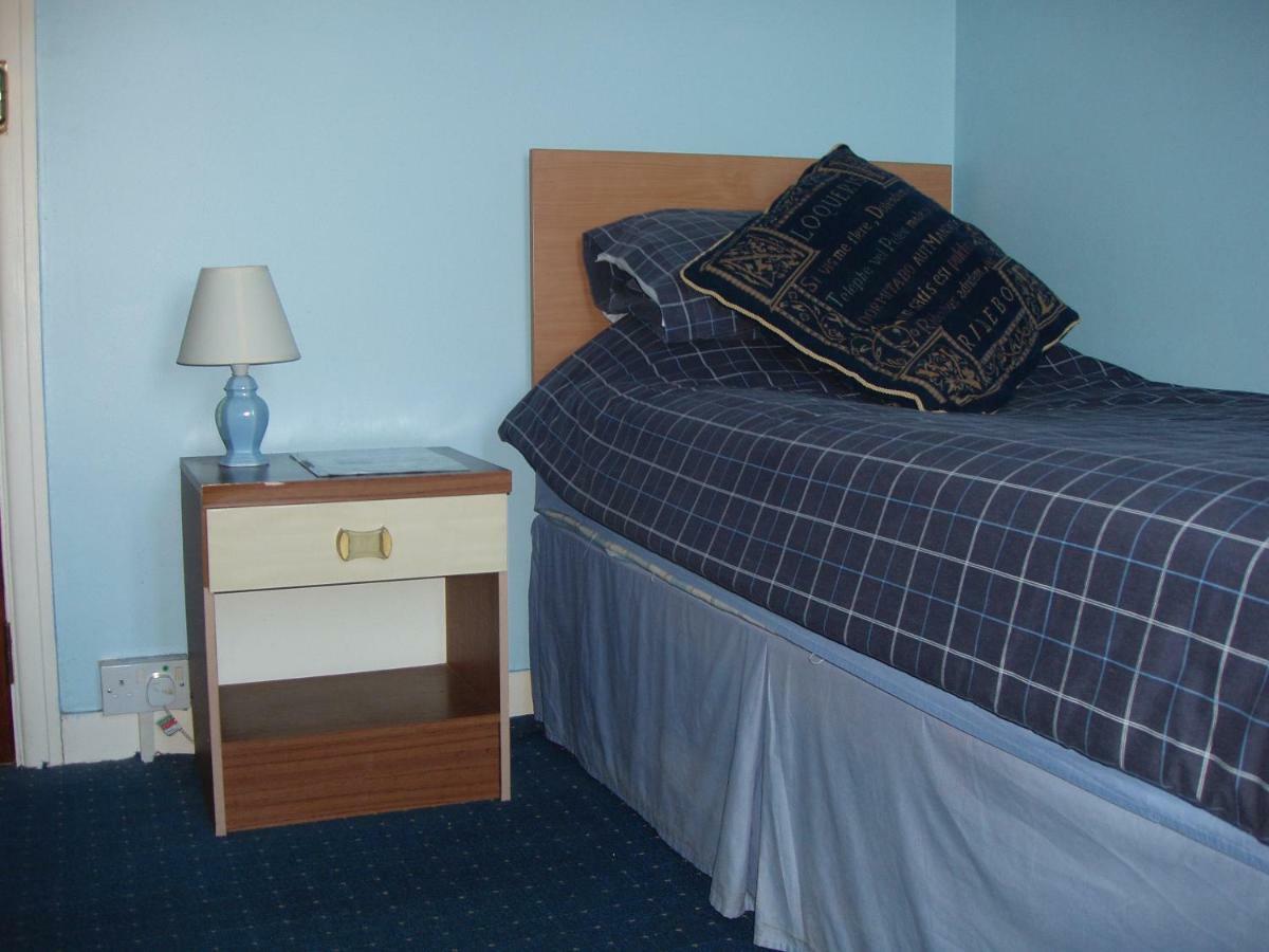 The Windsor Hotel Haverfordwest Bagian luar foto